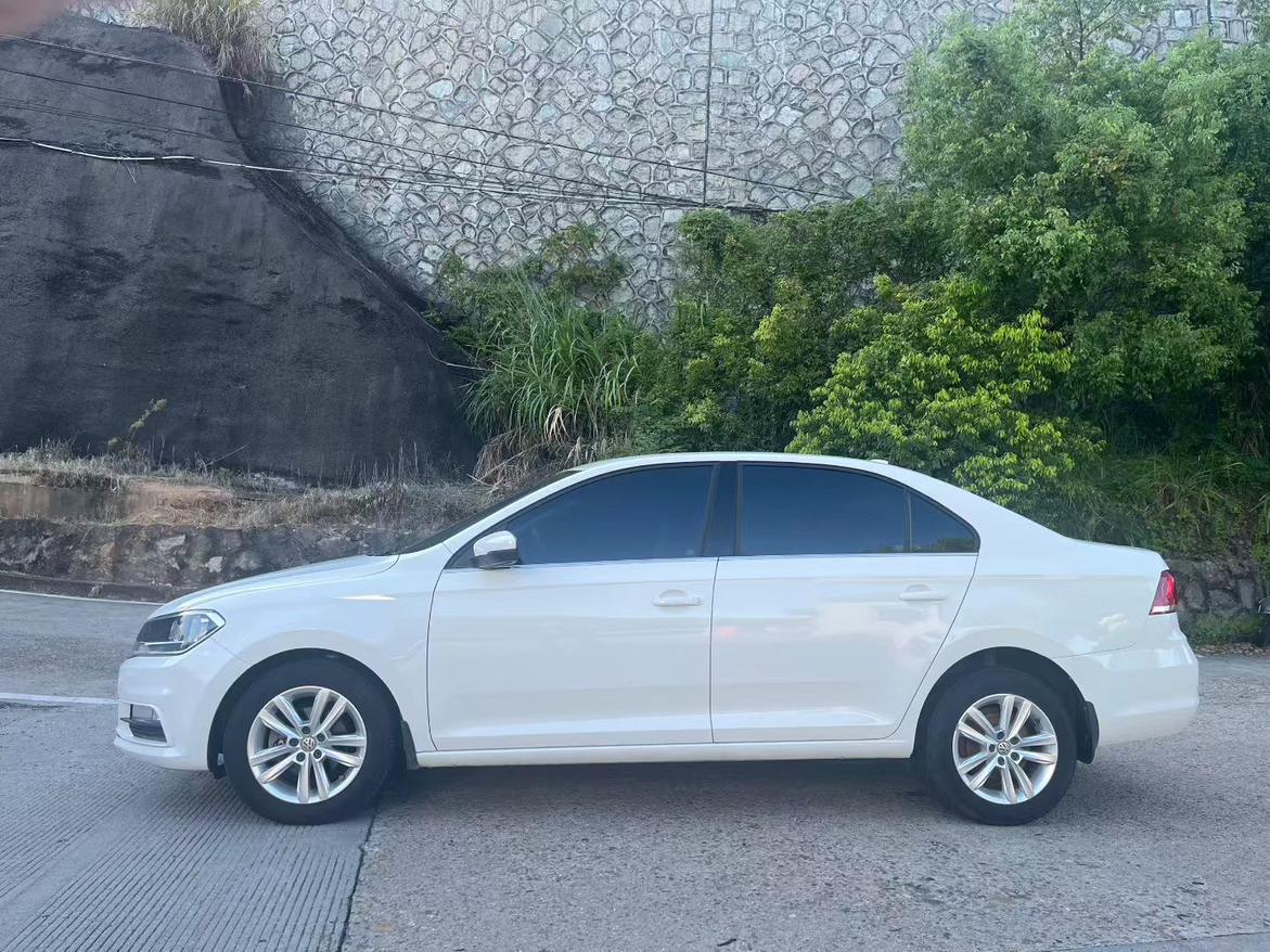Volkswagen Santana 2017 thumb 11