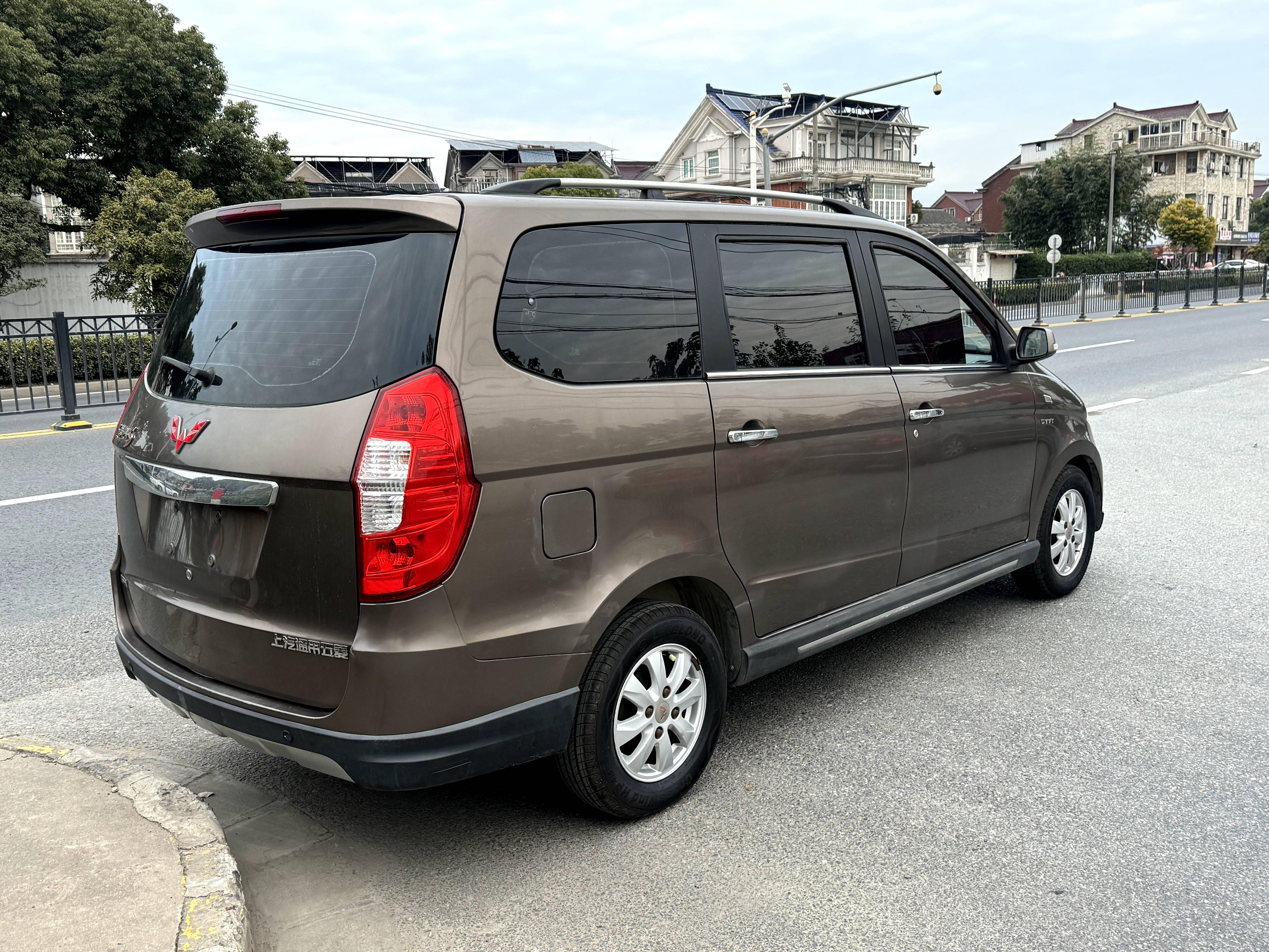 Wuling Hong Guang 2015 thumb 5