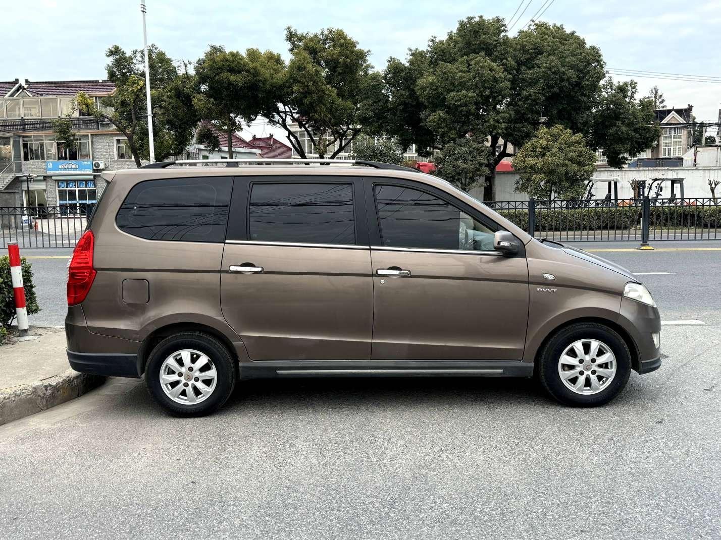 Wuling Hong Guang 2015 thumb 6