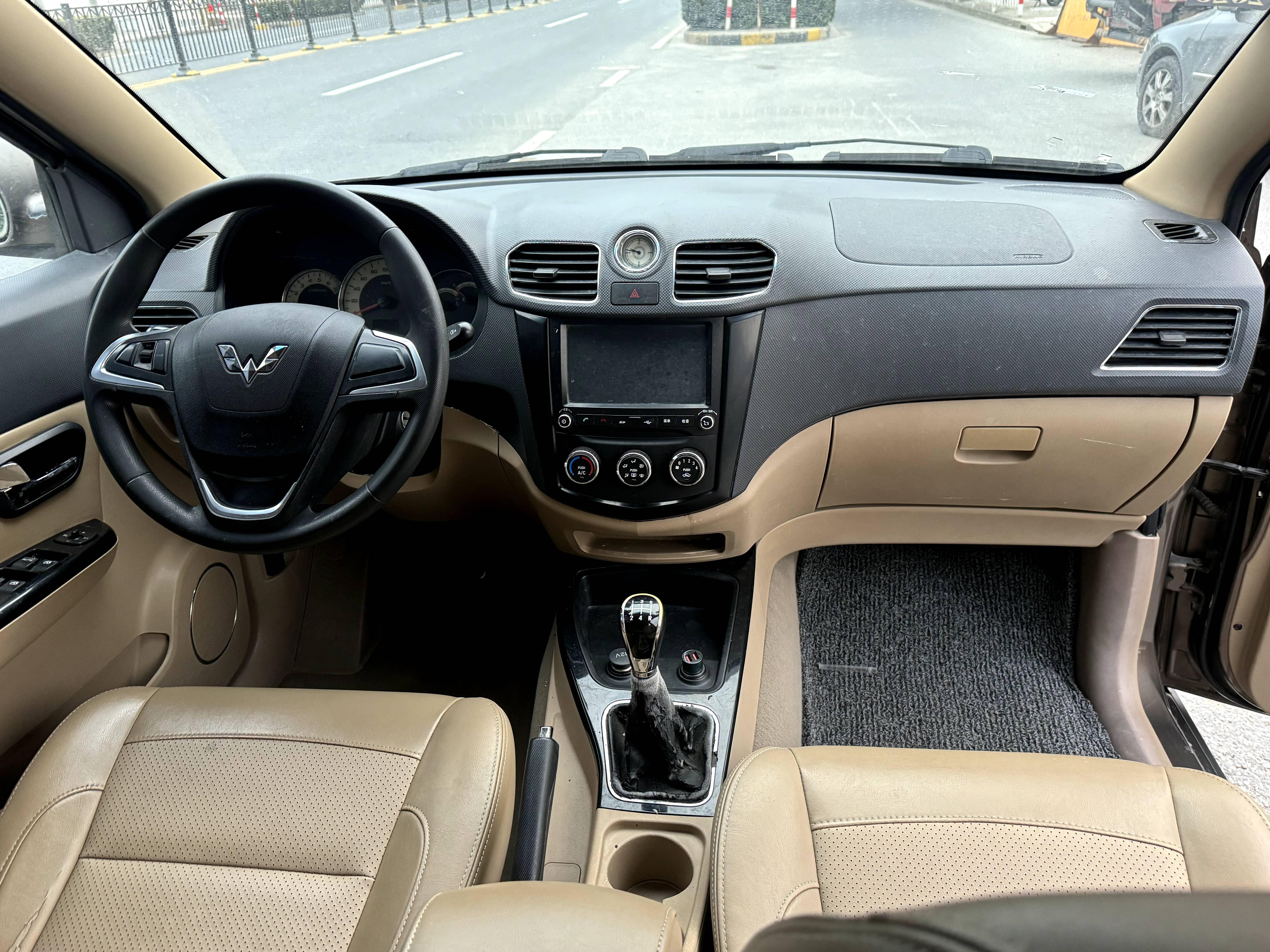 Wuling Hong Guang 2015 thumb 8