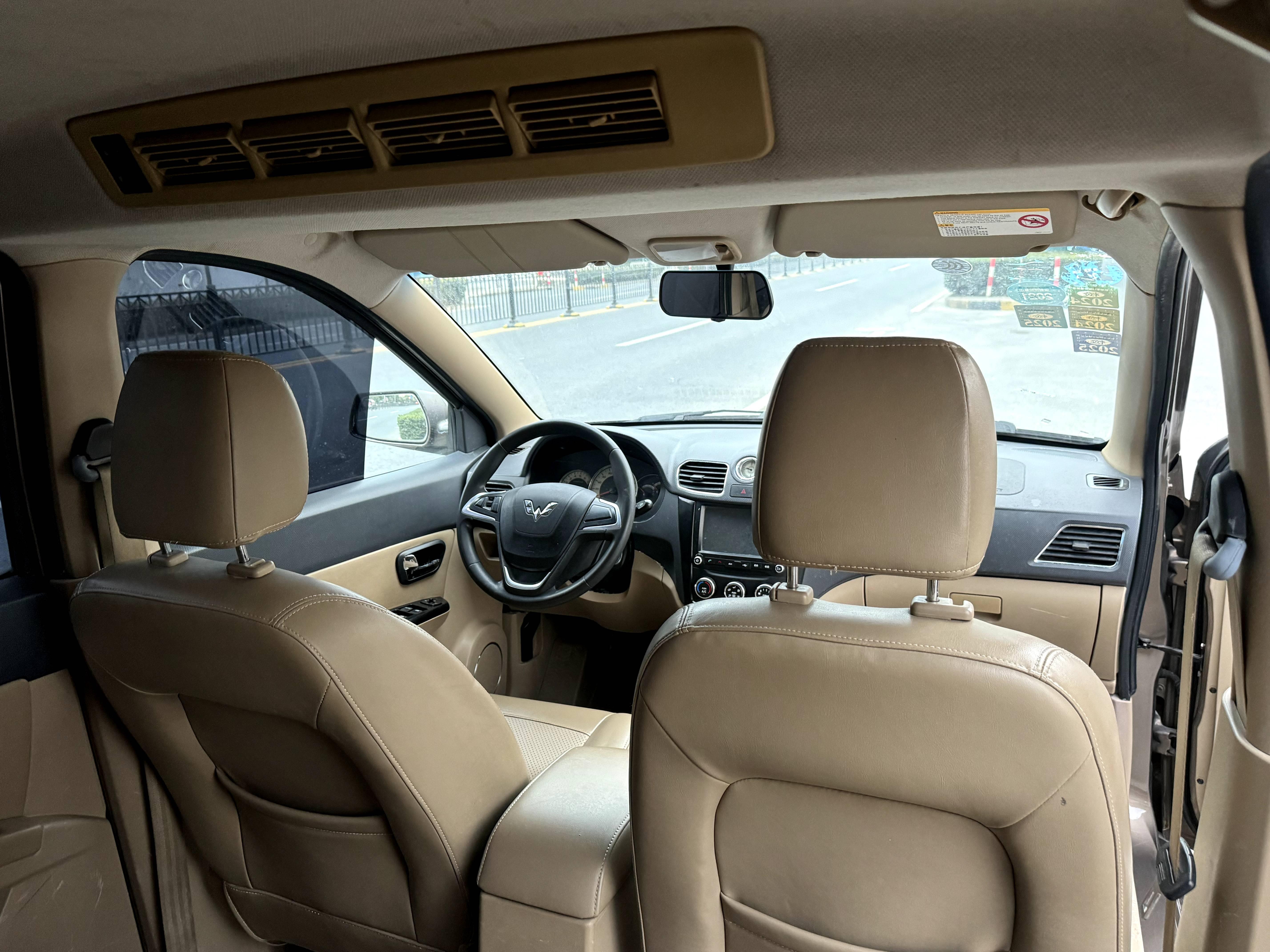 Wuling Hong Guang 2015 thumb 10