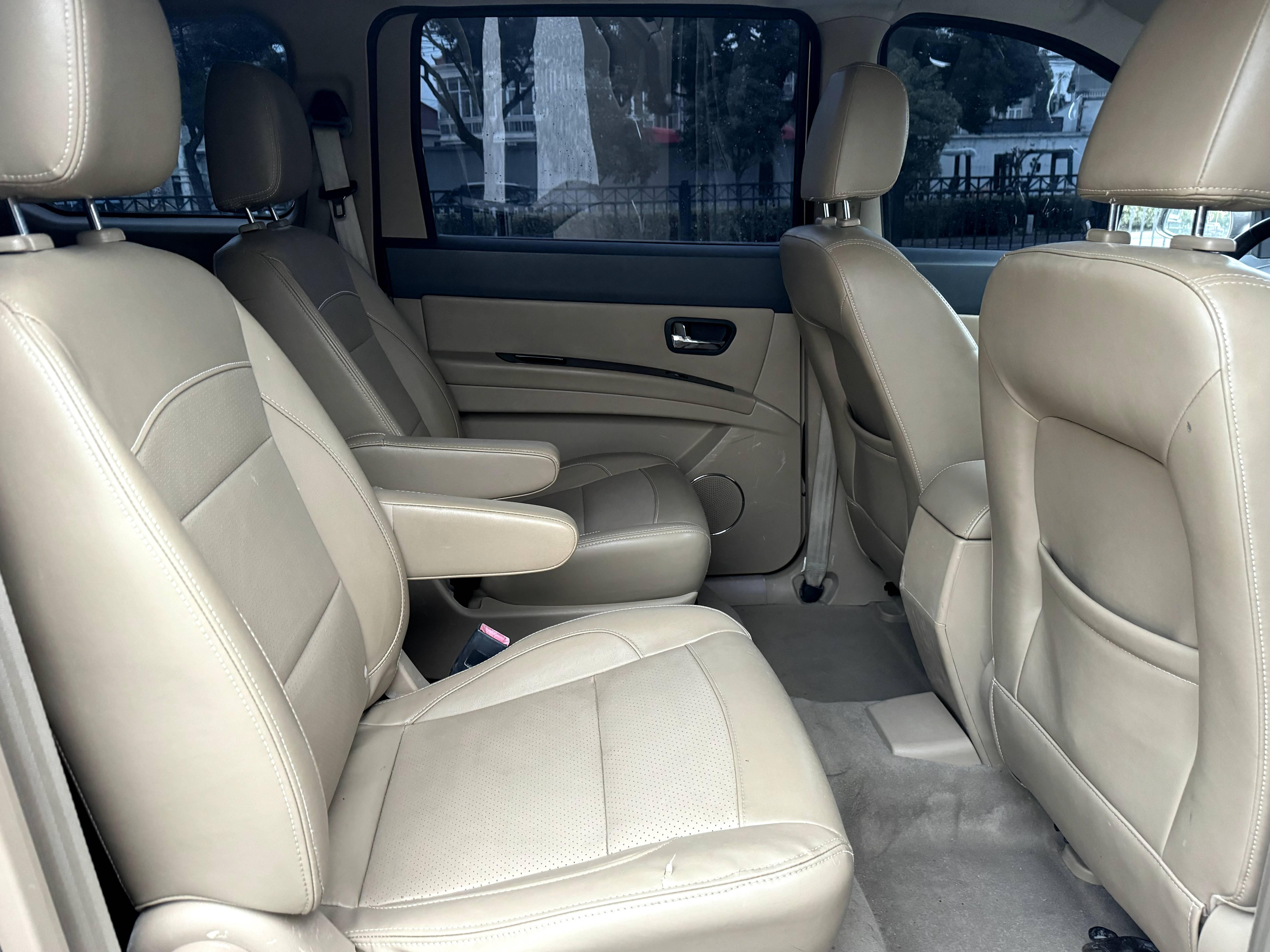 Wuling Hong Guang 2015 thumb 12