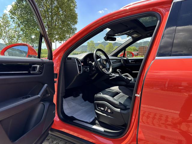 Porsche Cayenne 2019 thumb 2