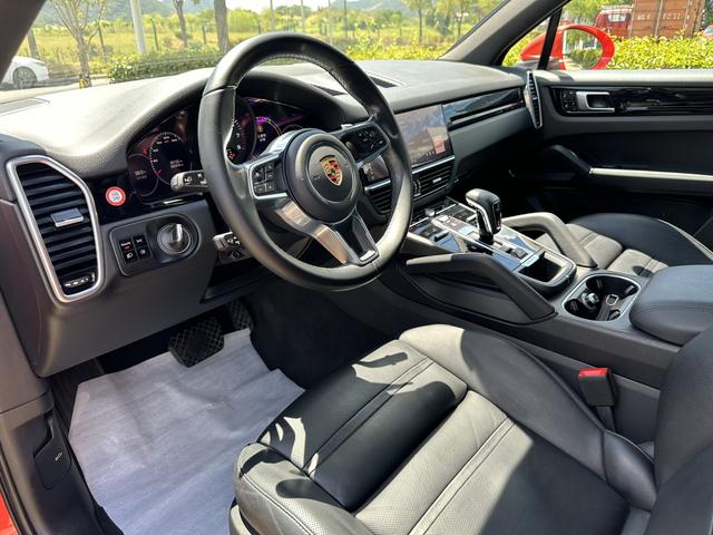 Porsche Cayenne 2019 thumb 3