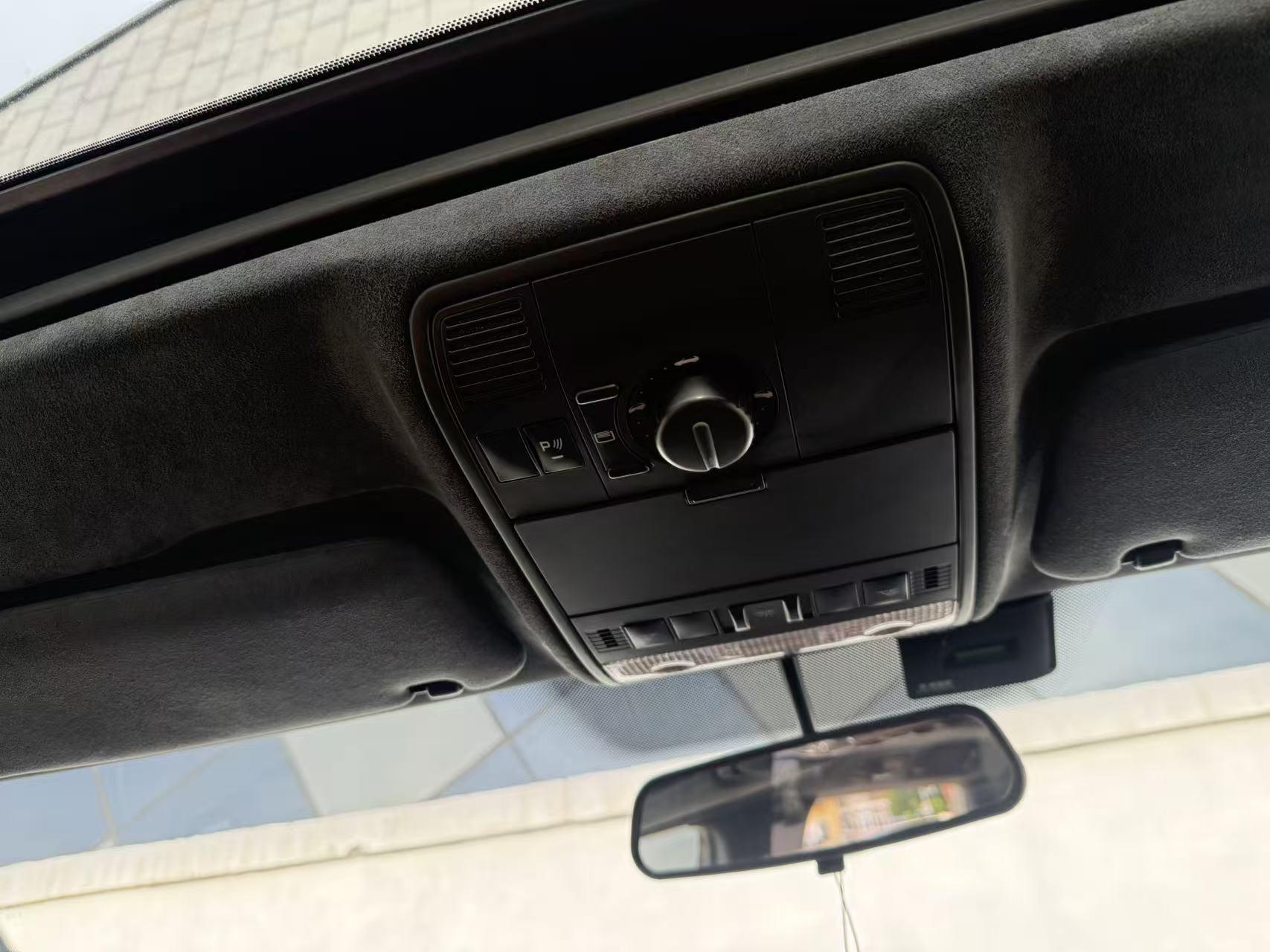 Porsche Cayenne 2010 thumb 10