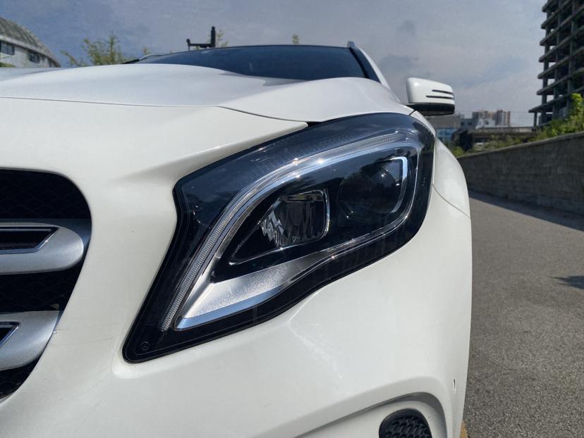 Mercedes-Benz GLA 2018 thumb 6