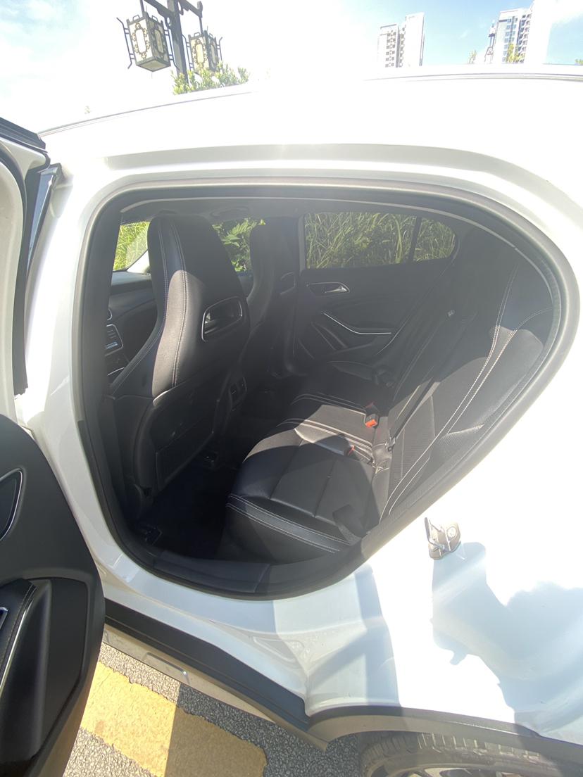 Mercedes-Benz GLA 2018 thumb 10