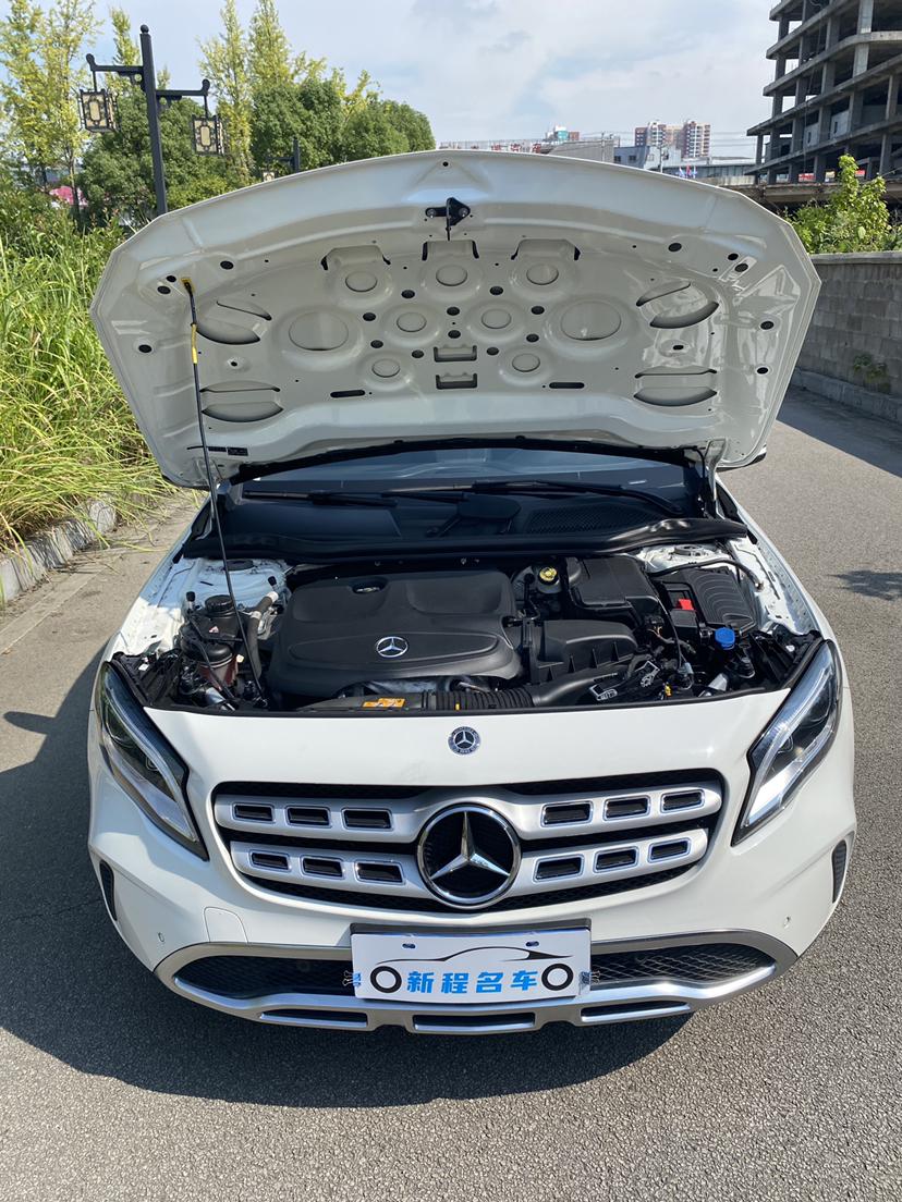 Mercedes-Benz GLA 2018 thumb 12