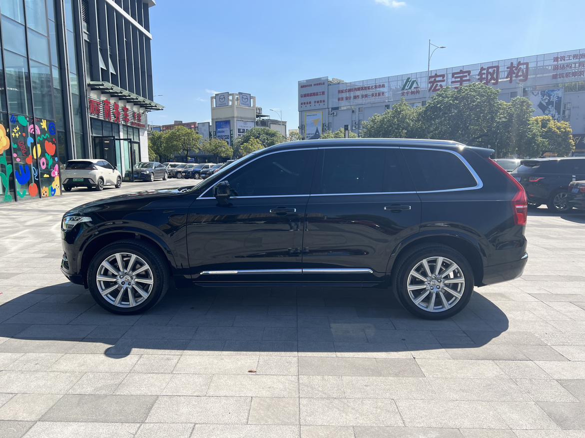 Volvo XC90 2016 thumb 2