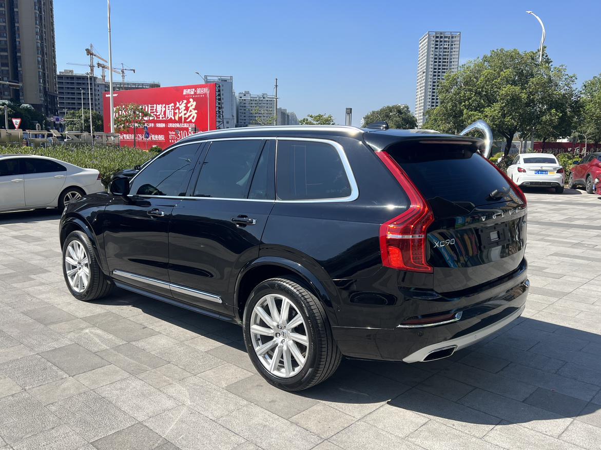 Volvo XC90 2016 thumb 3