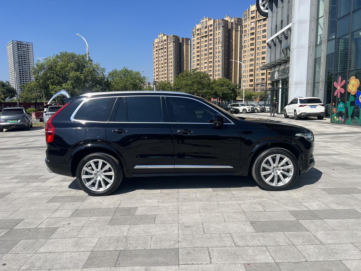 Volvo XC90 2016 thumb 6