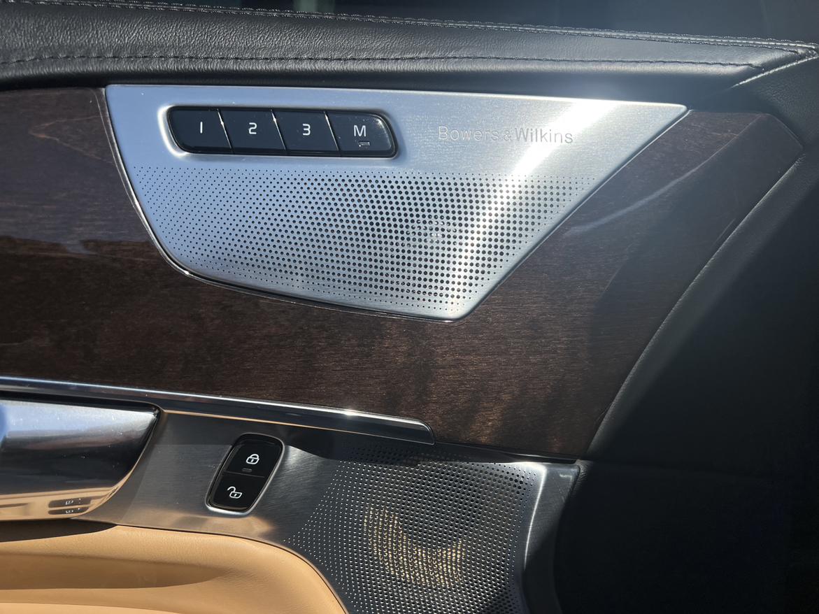 Volvo XC90 2016 thumb 8