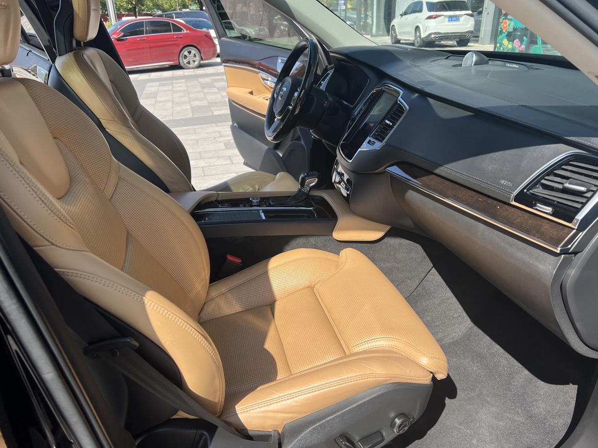Volvo XC90 2016 thumb 11