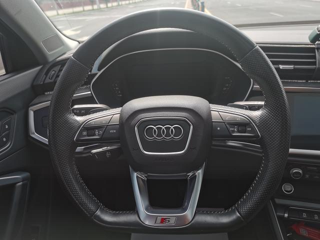 Audi Q3 2022 thumb 11