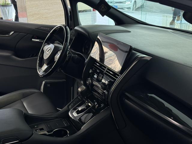 Lexus LM 2020 thumb 6