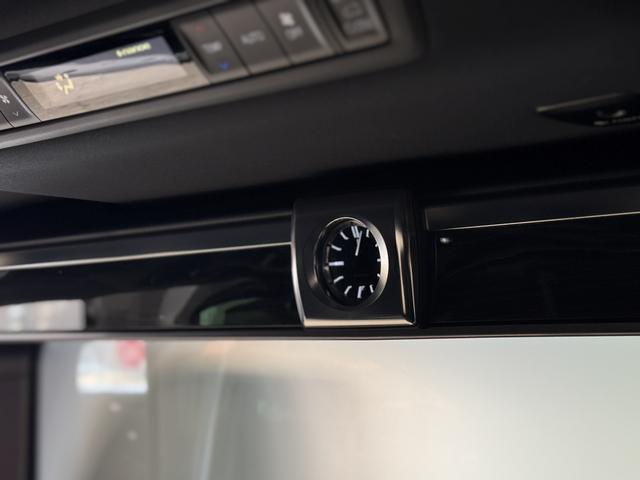 Lexus LM 2020 thumb 10