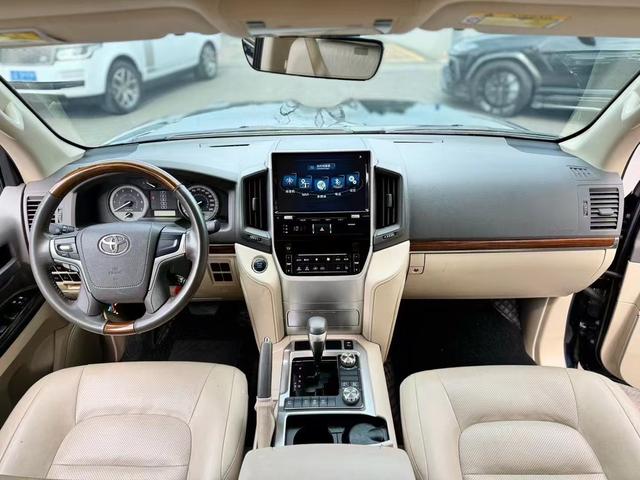 Toyota Land Cruiser 2019 thumb 4