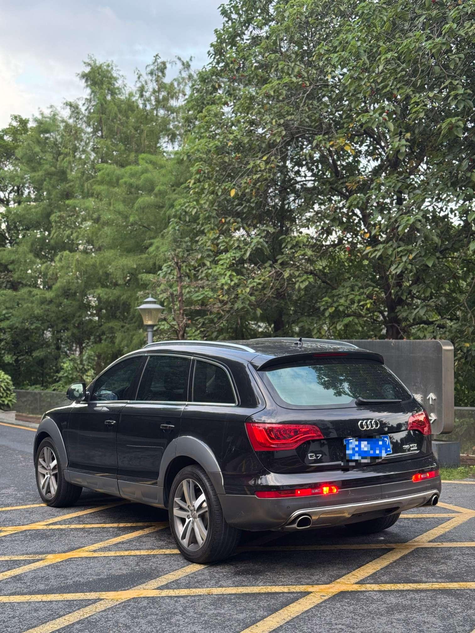 Audi Q7 2013 thumb 11