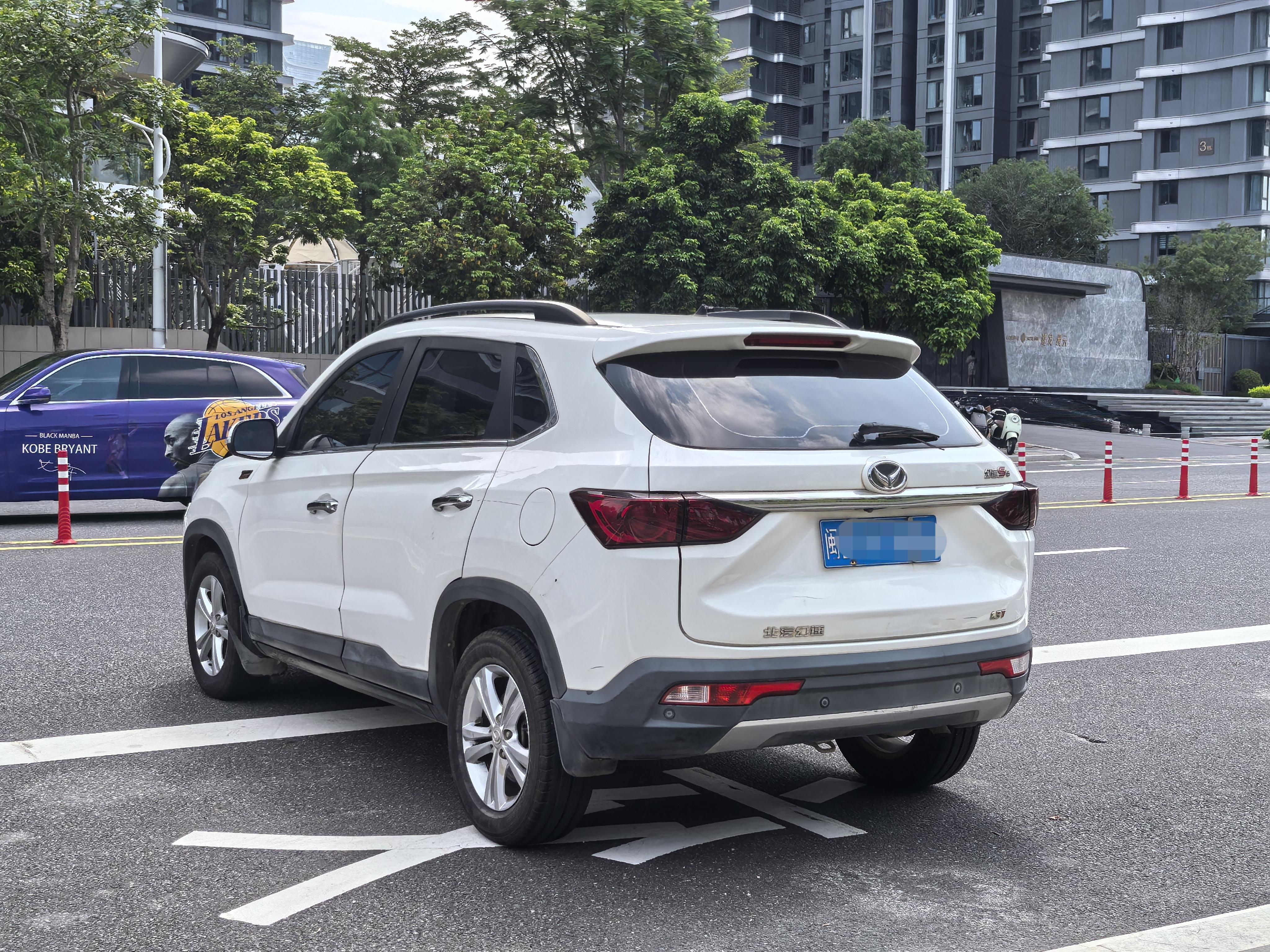 BAIC Huansu S5 2018 thumb 2