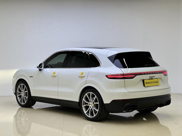Porsche Cayenne 2021 thumb 2