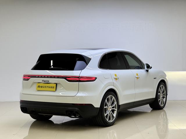 Porsche Cayenne 2021 thumb 4