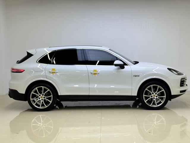 Porsche Cayenne 2021 thumb 5