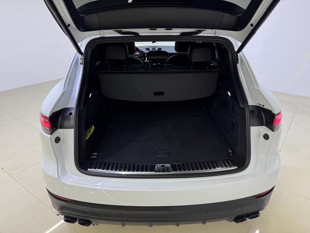 Porsche Cayenne 2021 thumb 12