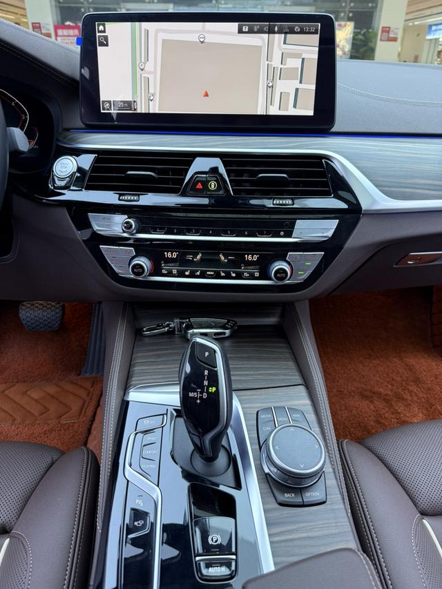 BMW 5 серии 2021 thumb 6
