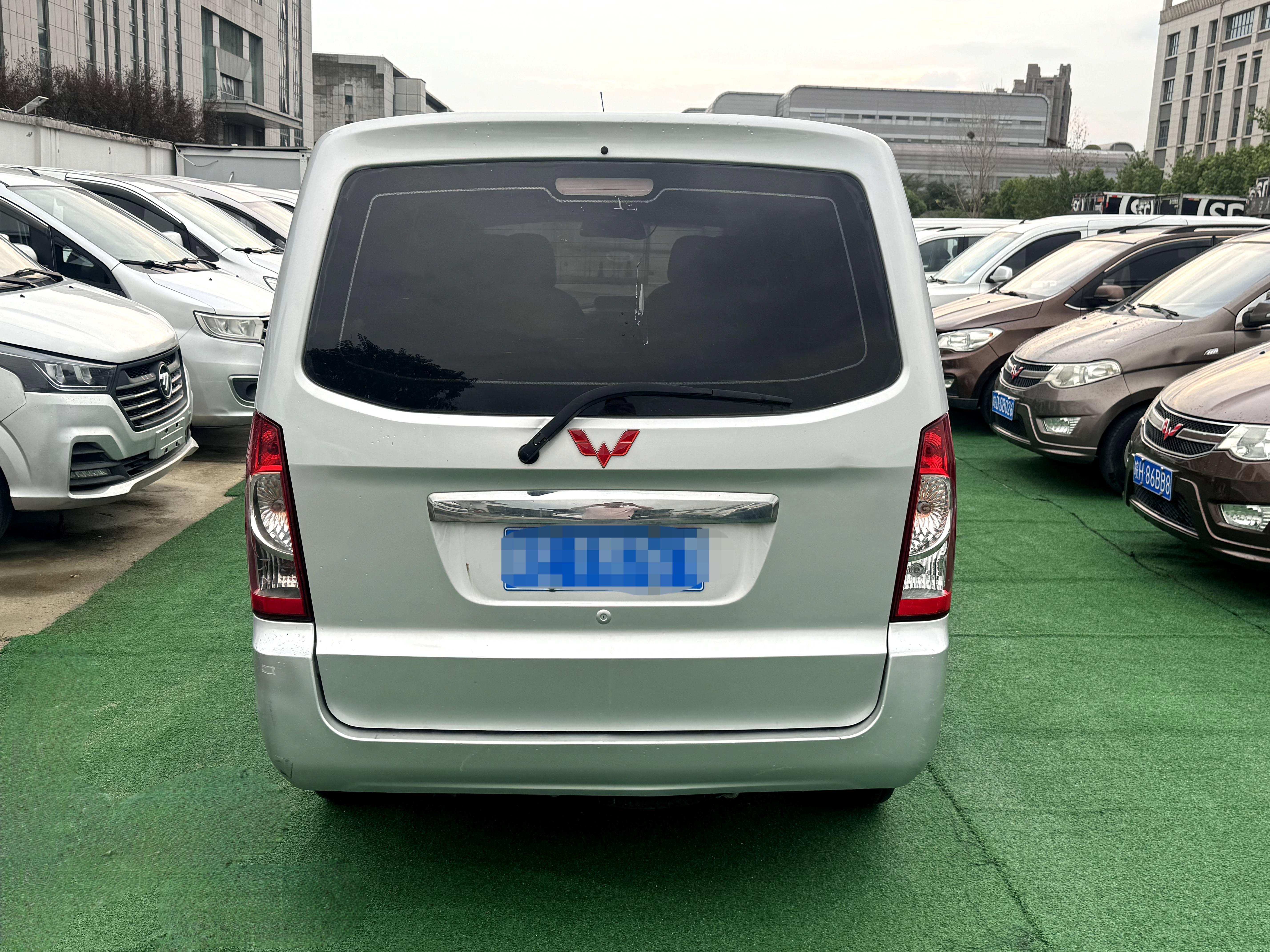 Wuling Rongguang 2014 thumb 4