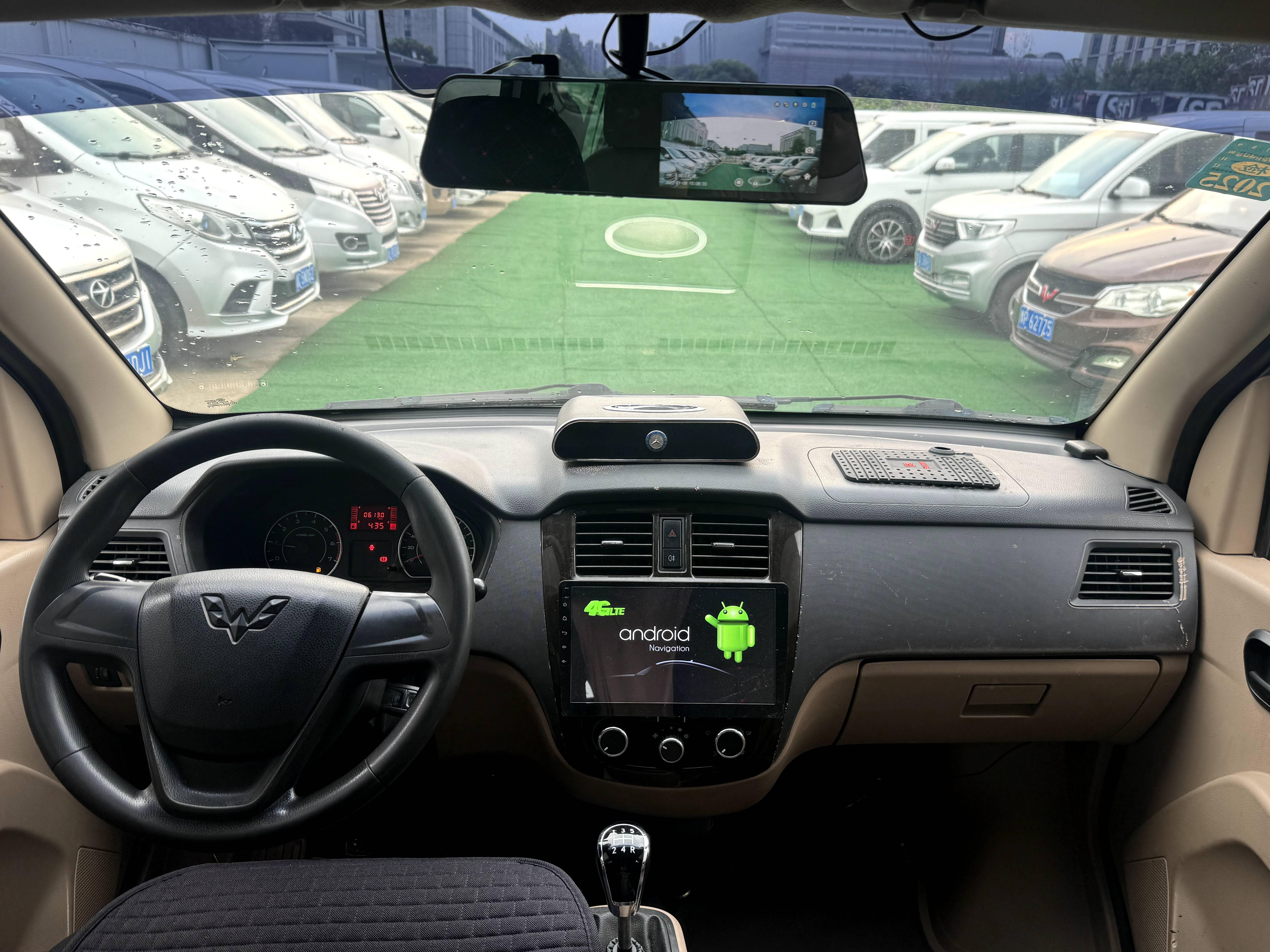Wuling Rongguang 2014 thumb 9