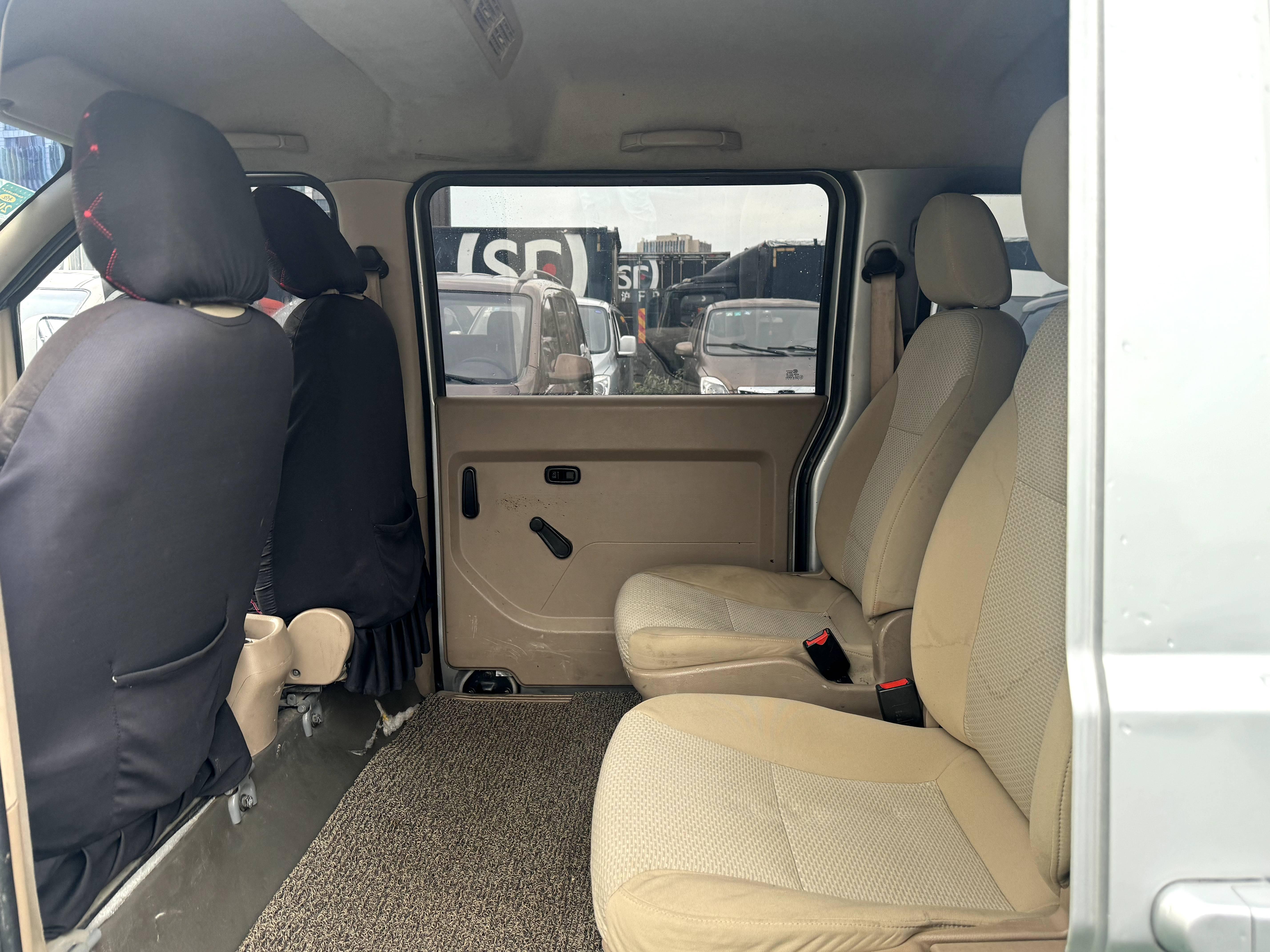 Wuling Rongguang 2014 thumb 11