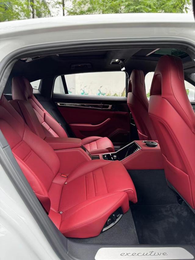 Porsche Panamera 2023 thumb 2