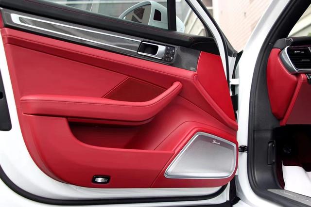 Porsche Panamera 2023 thumb 4