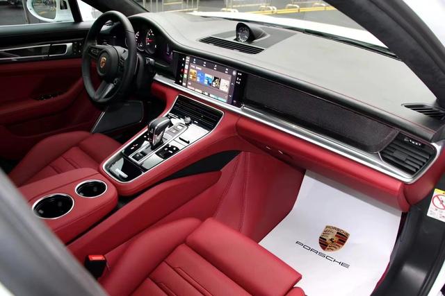 Porsche Panamera 2023 thumb 5