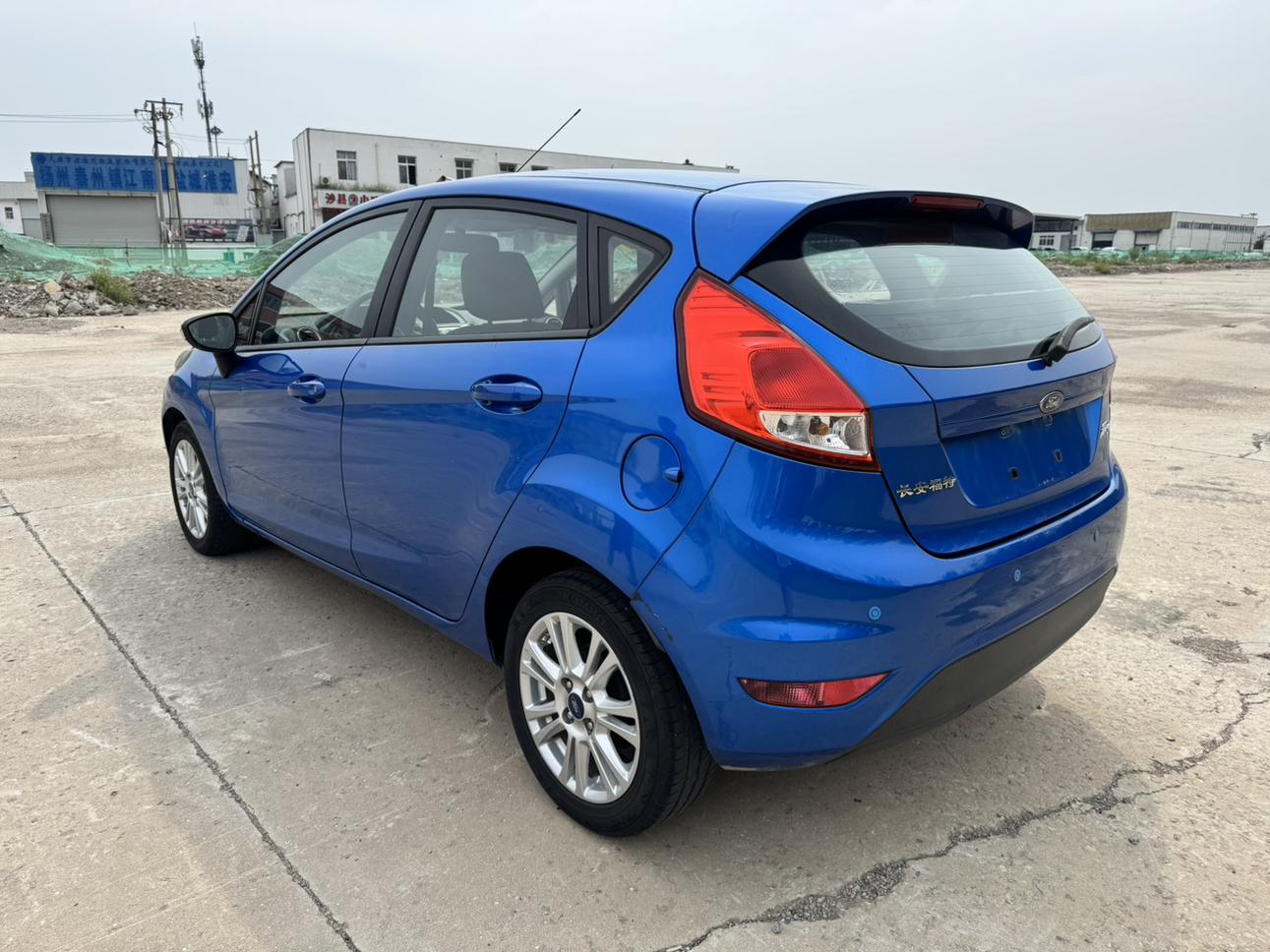 Ford Fiesta 2014 thumb 2
