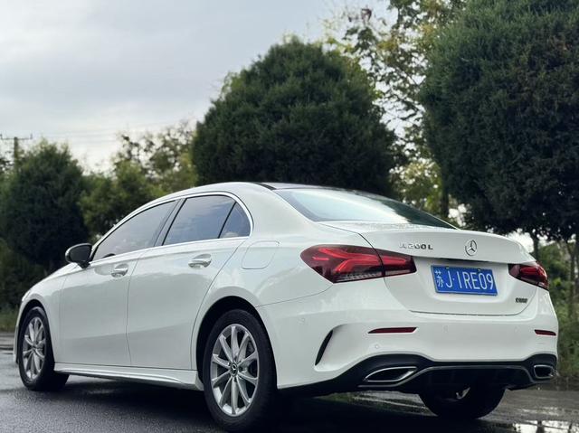 Mercedes-Benz A-Class 2019 thumb 3