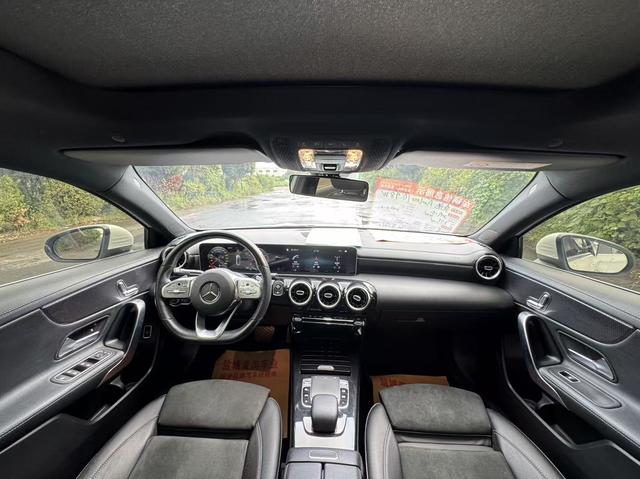 Mercedes-Benz A-Class 2019 thumb 9