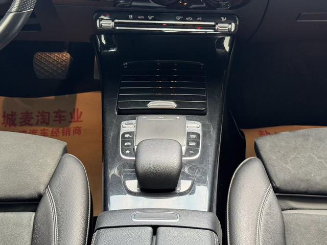 Mercedes-Benz A-Class 2019 thumb 10