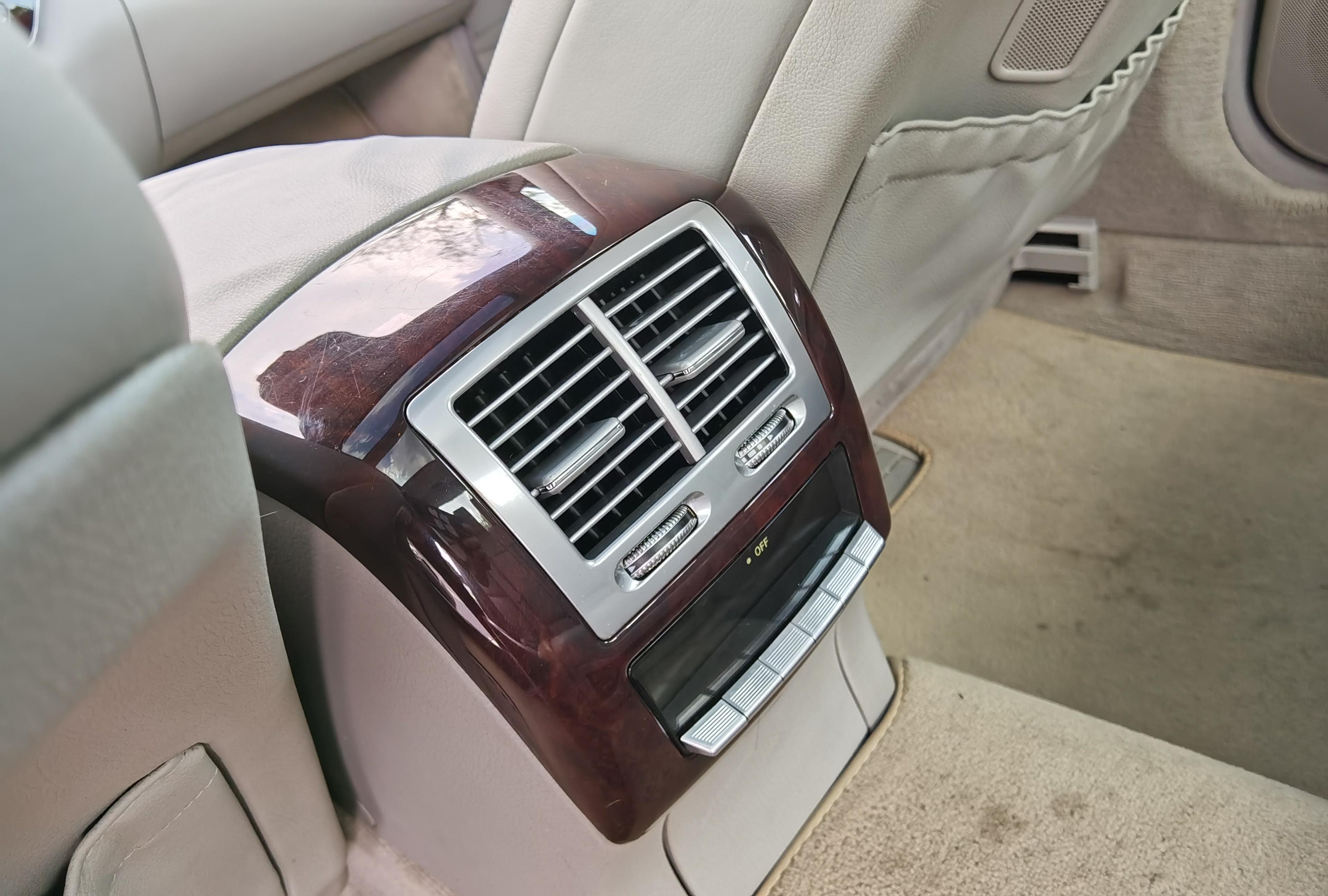 Mercedes-Benz S-Class 2010 thumb 8