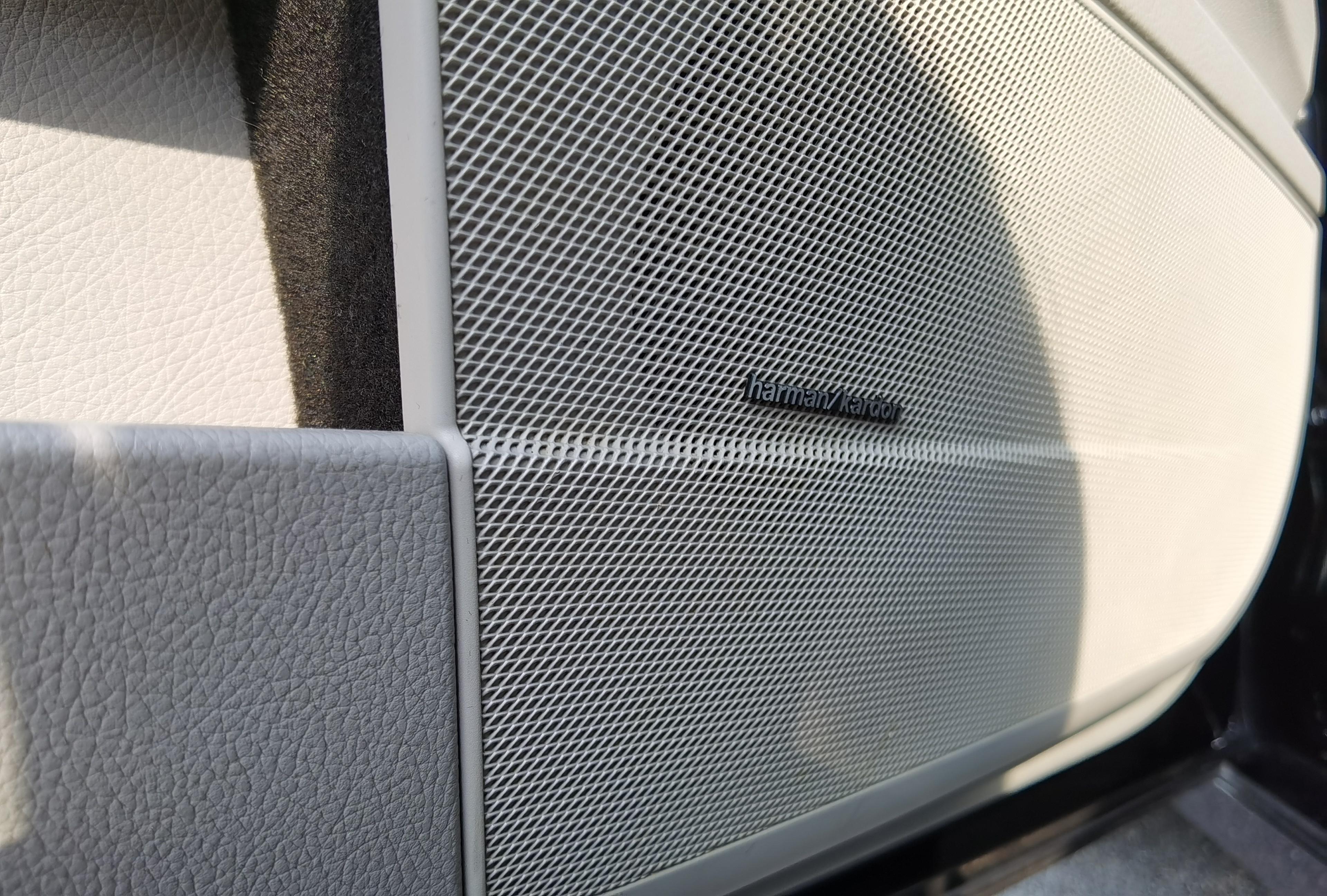 Mercedes-Benz S-Class 2010 thumb 12