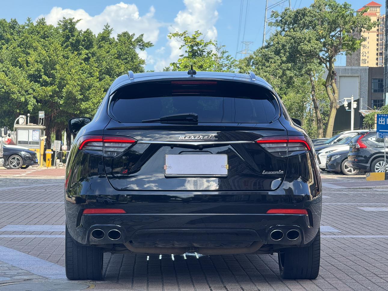Maserati Levante 2017 thumb 3