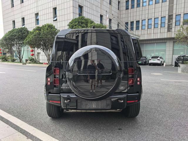 Land Rover Defender 2023 thumb 3
