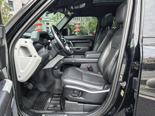 Land Rover Defender 2023 thumb 6