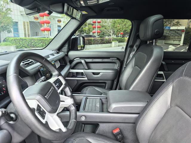 Land Rover Defender 2023 thumb 8