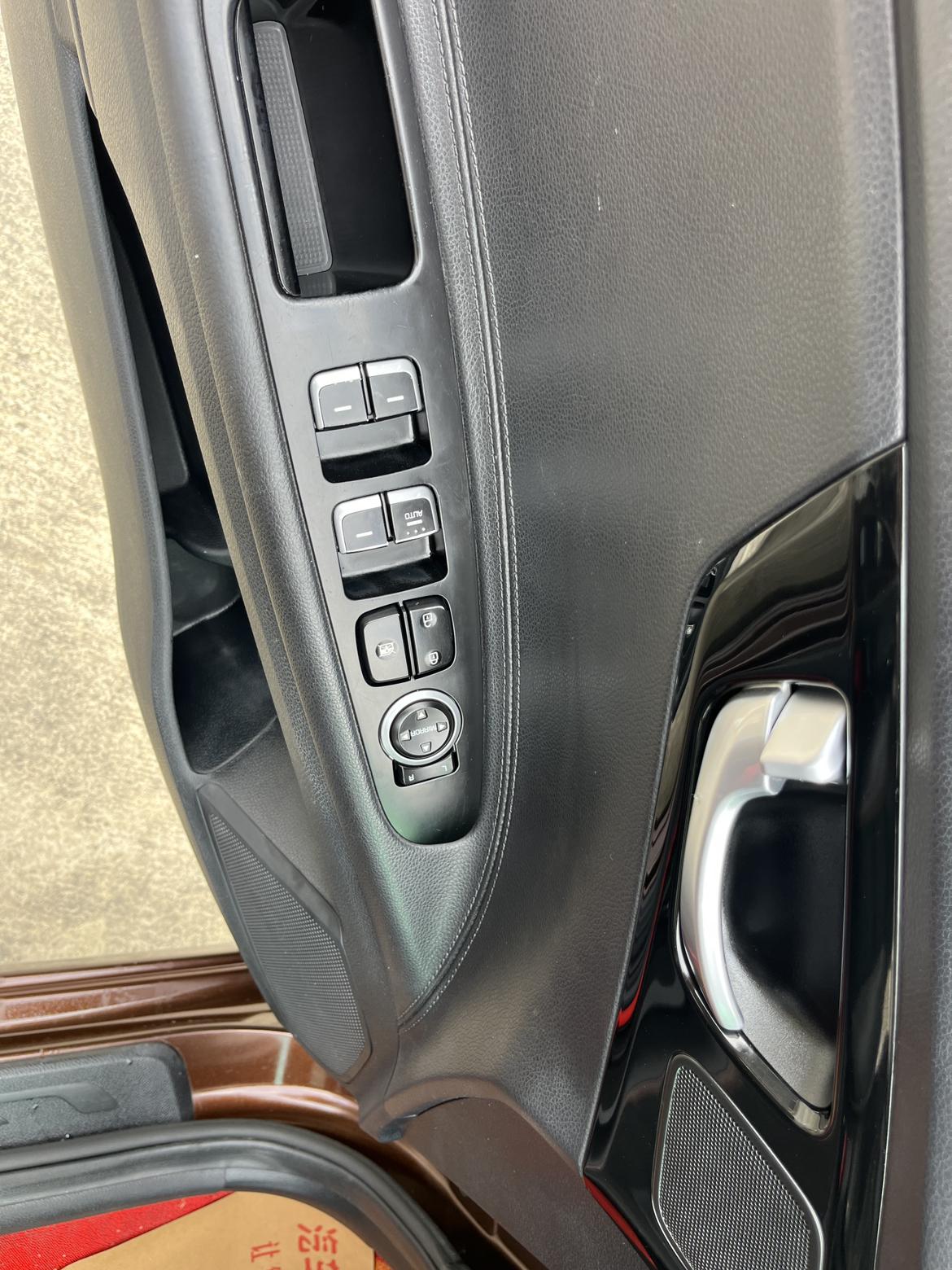 Kia Cadenza 2018 thumb 10