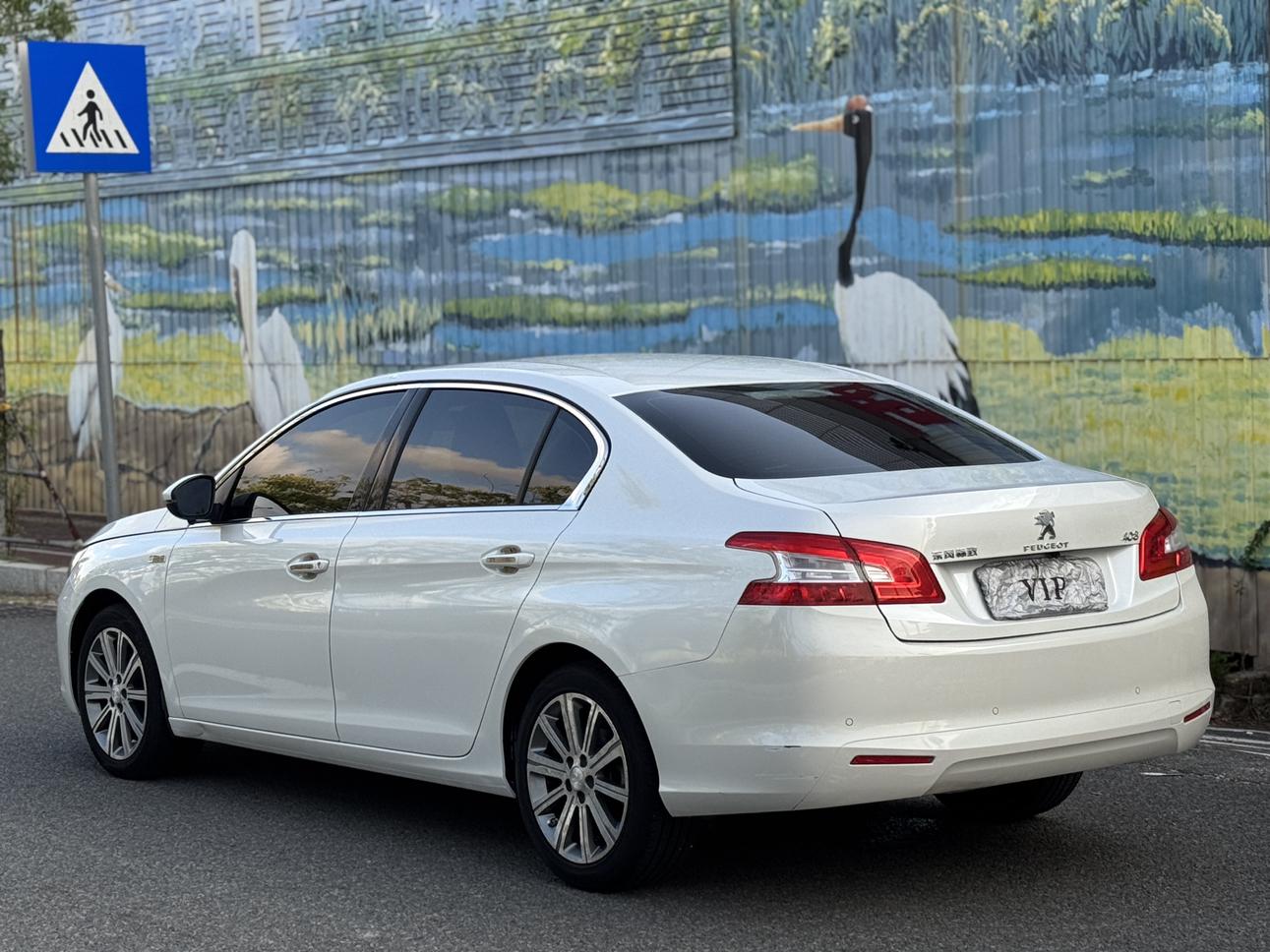 Peugeot 408 2017 thumb 2