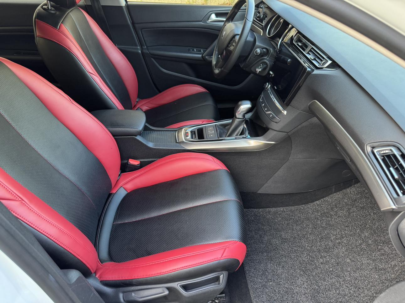 Peugeot 408 2017 thumb 6