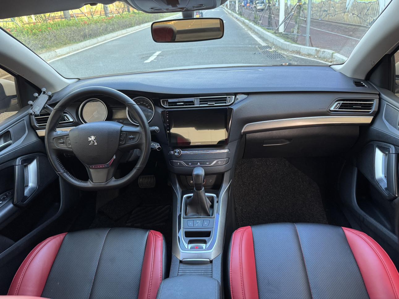 Peugeot 408 2017 thumb 8