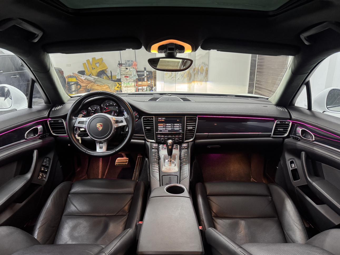 Porsche Panamera 2015 thumb 3