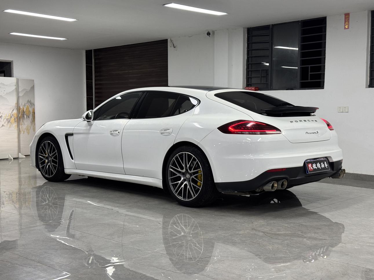 Porsche Panamera 2015 thumb 10